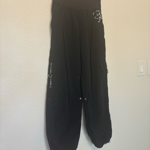 Vintage ZUMBA Black Cargo Pants - Picture 3 of 10